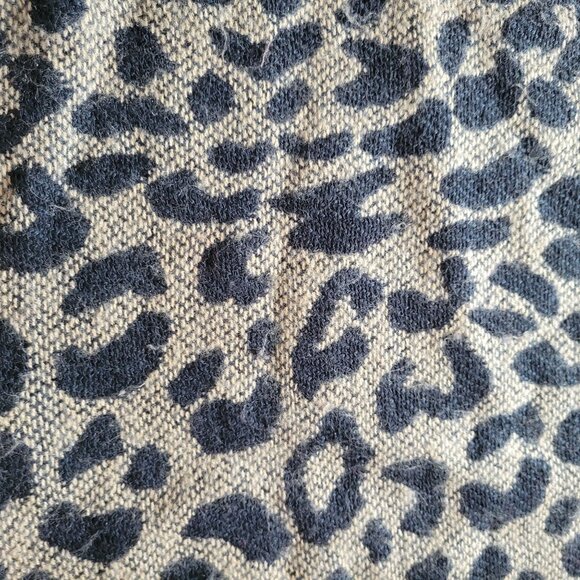 Reversible Plaid & Leopard Print Scarf With Fringe - Picture 3 of 4